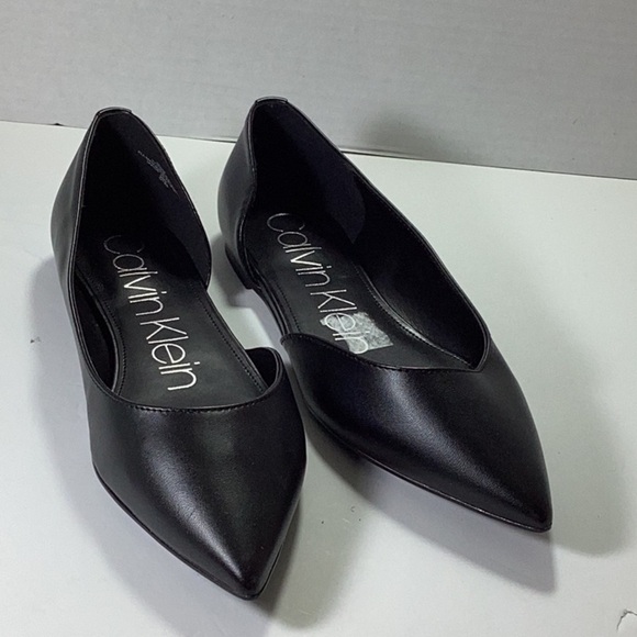 Calvin Klein - Picture 2 of 7